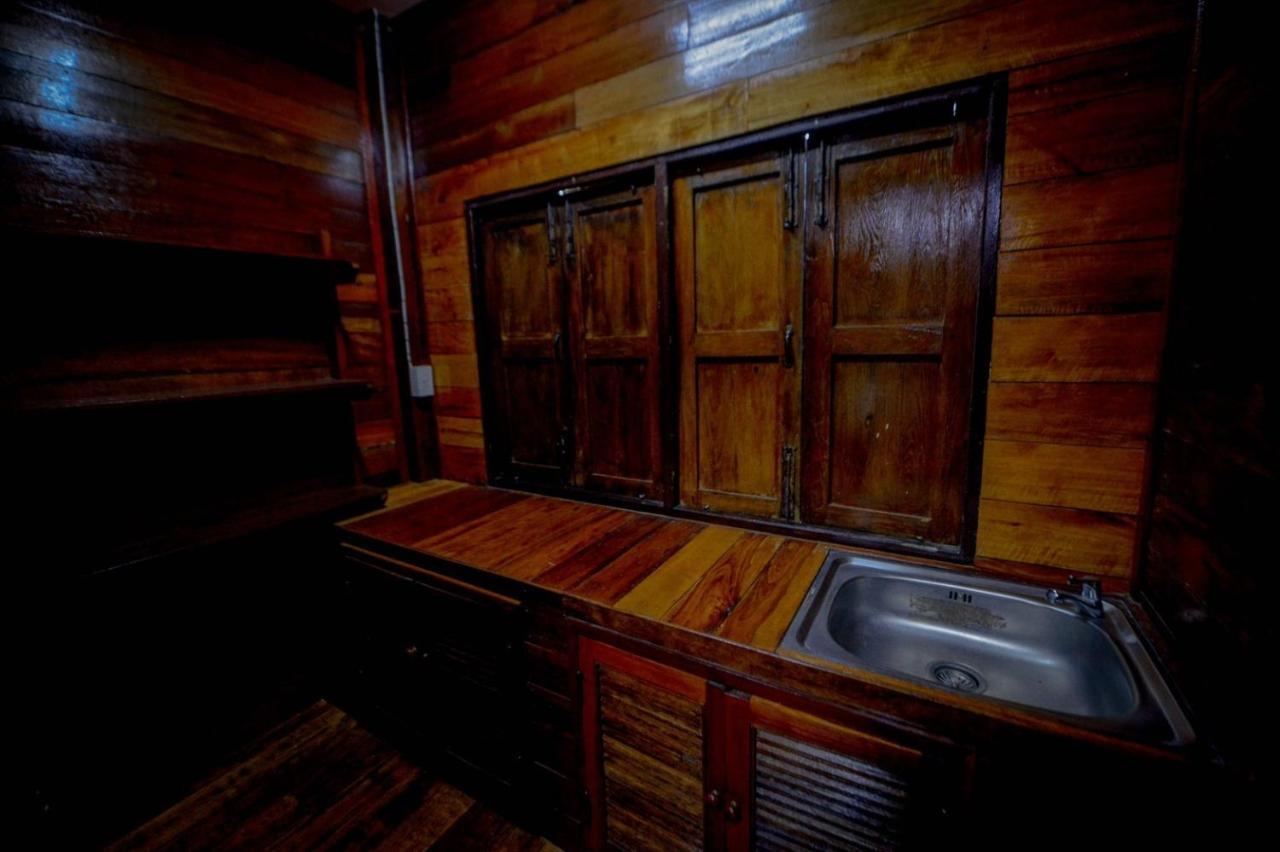 Mrk Resort & Massage Lop Buri Екстериор снимка