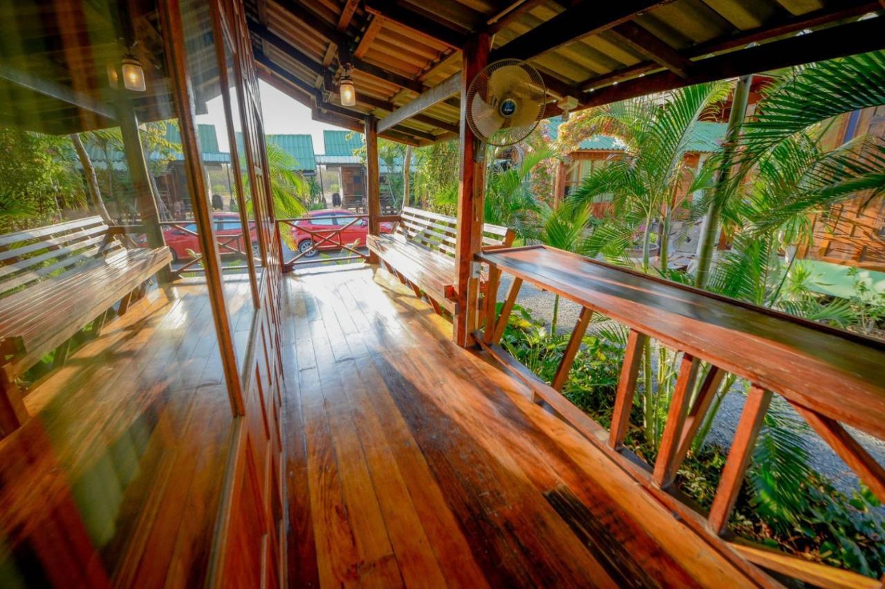 Mrk Resort & Massage Lop Buri Екстериор снимка