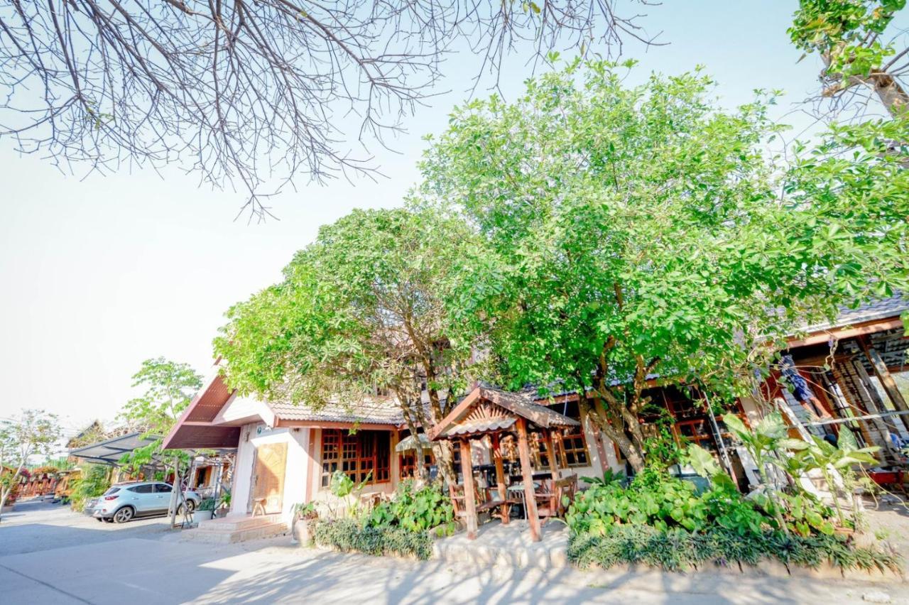 Mrk Resort & Massage Lop Buri Екстериор снимка
