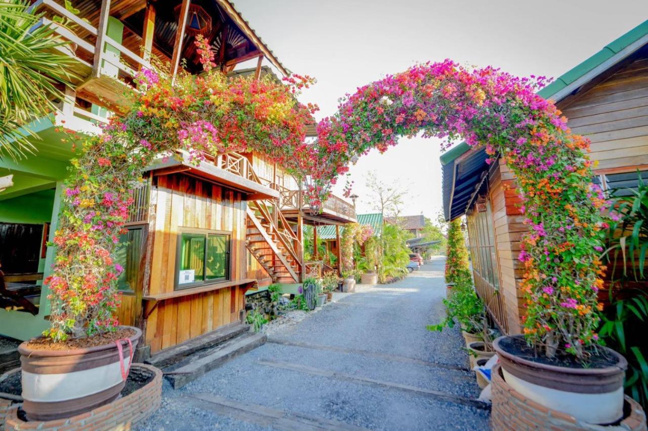 Mrk Resort & Massage Lop Buri Екстериор снимка