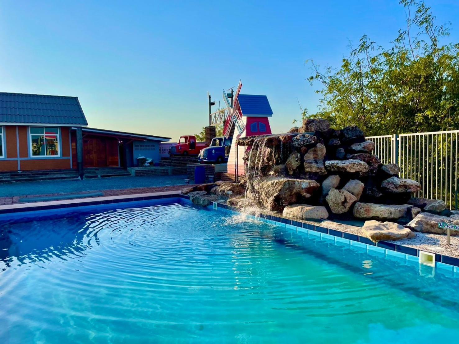 Mrk Resort & Massage Lop Buri Екстериор снимка